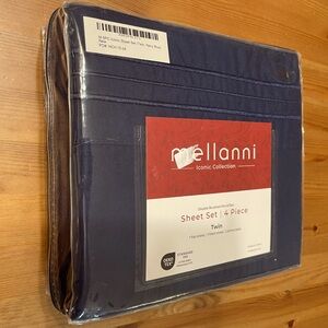 NWT Twin Four Piece Sheet Set in Navy Blue
